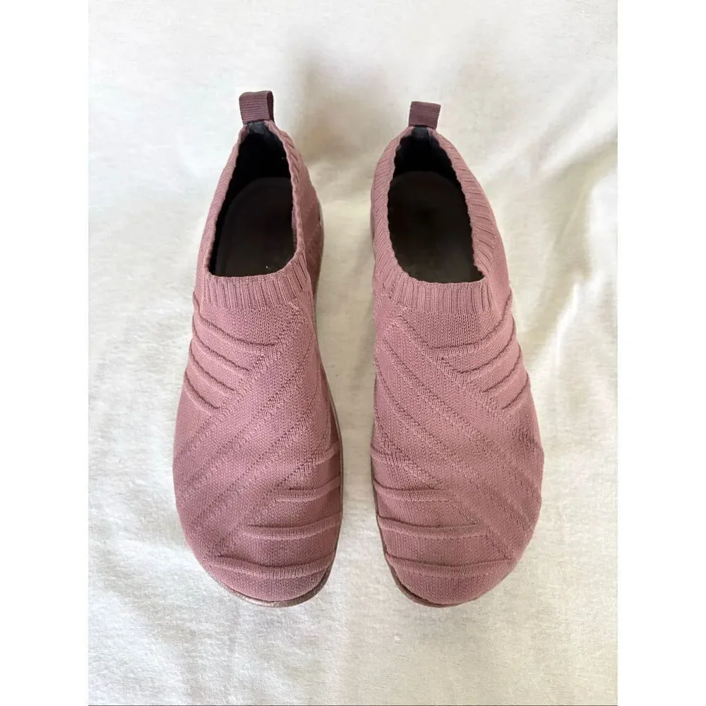 NAOT Okahu Slip-on Comfort Shoe in Blush 38/7.5 Gorpcore Podiatrist Approved